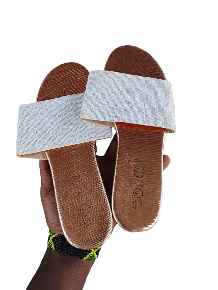 WOMEN'S FLAT SANDALS