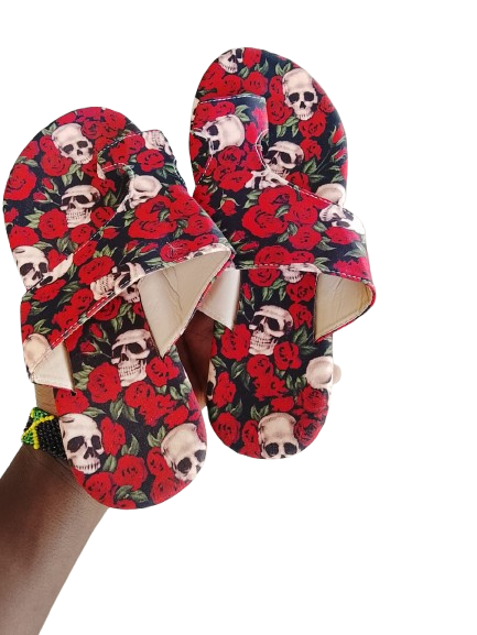 WOMEN'S FLAT SANDALS