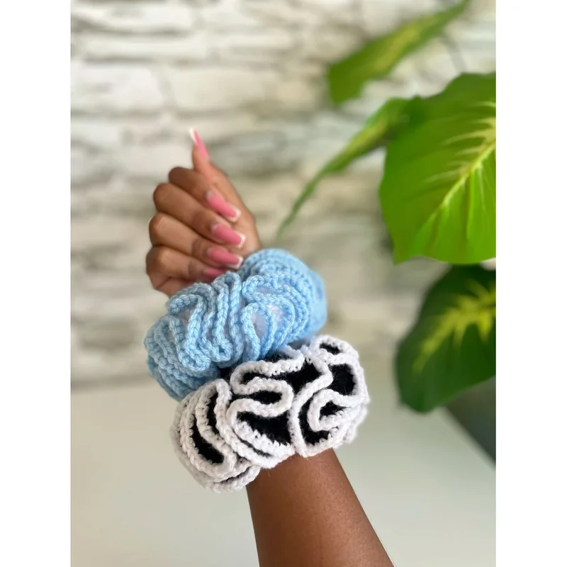 Crochet scrunchie